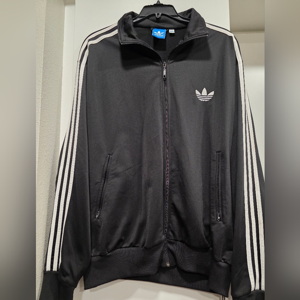Adidas Black Bomber Jacket with Ribbed Cuffs